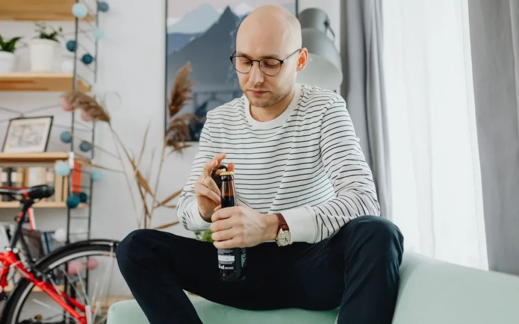 Pomoc dla alkoholika - gdzie szukać terapii, grupy i duszpasterza?