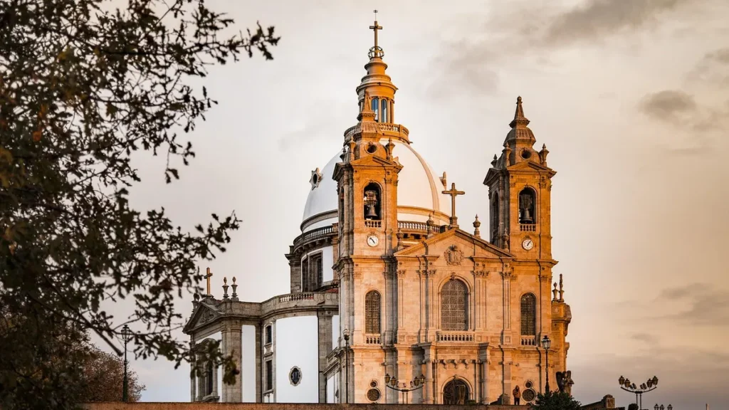 sanktuarium najświętszej rodziny historia